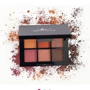 Eyeshadow Palette in Regal